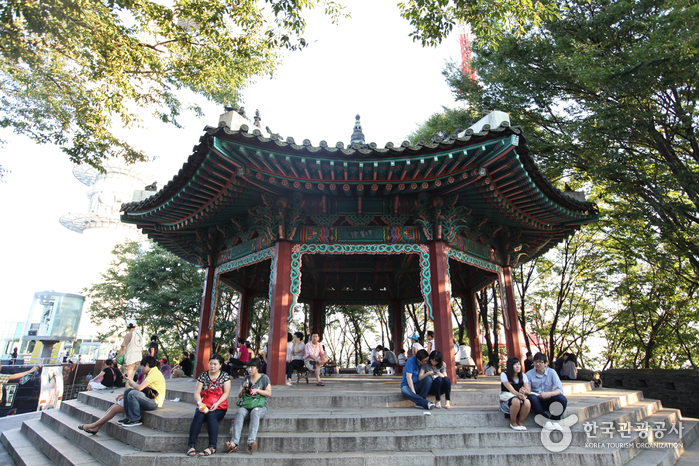Namsan Octagonal Pavilion (남산 팔각정)