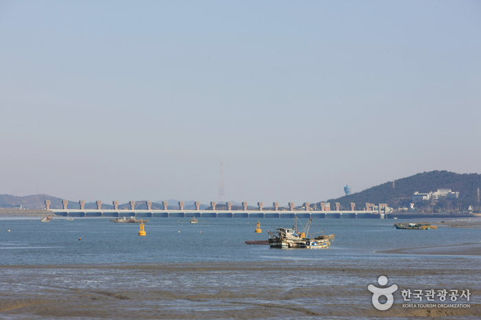 Gunsan Geumgang Estuary Bank (금강하구둑(군산))