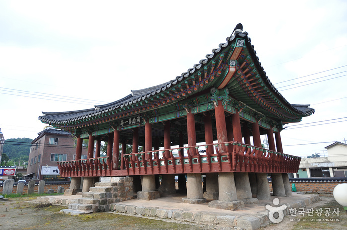 Pihyangjeong Pavilion (정읍 피향정)