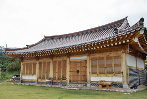 Eoreumgol Hanok Pension (얼음골한옥펜션&캠핑장)