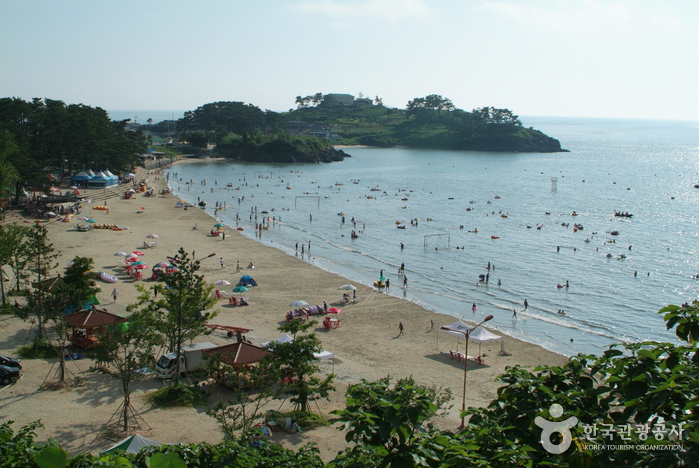 Gamami Beach (가마미해수욕장)