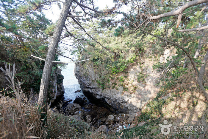 Suseongdang Shrine (수성당)
