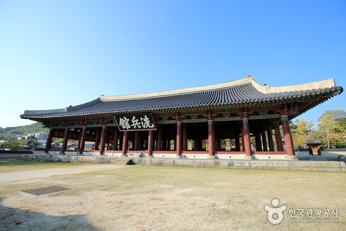 Tongyeong Sebyeonggwan Hall (통영 세병관)