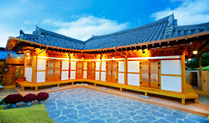 Jeonju hanok house (전주 한옥숙박체험관)