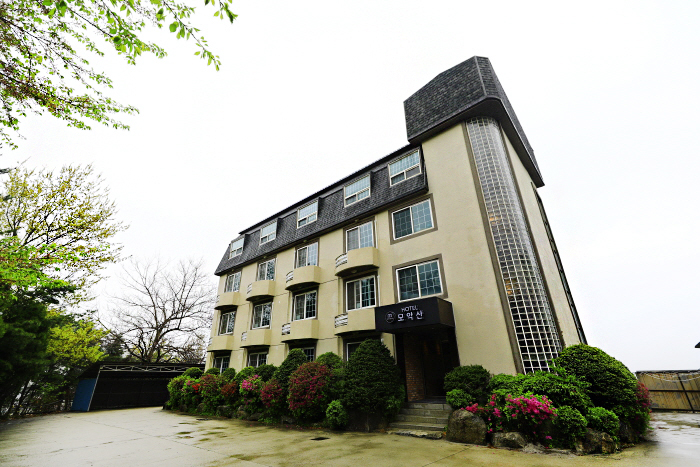HOTEL MOAKSAN (호텔 모악산)