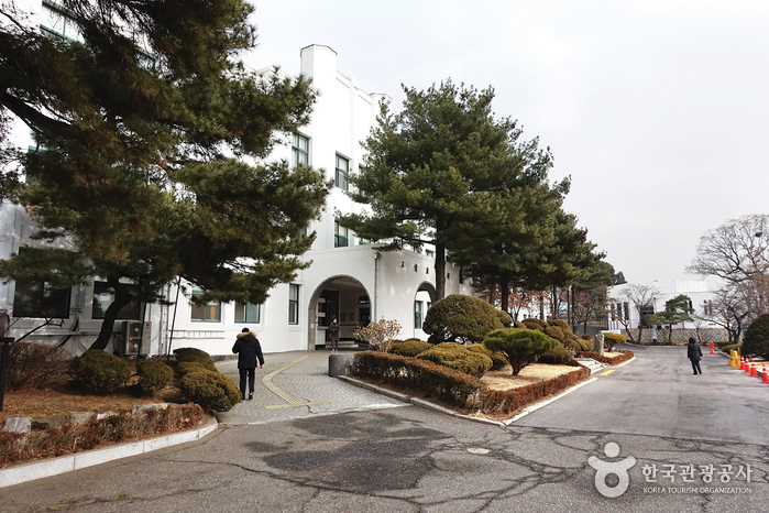 Jeongdok Library (서울특별시교육청 정독도서관)