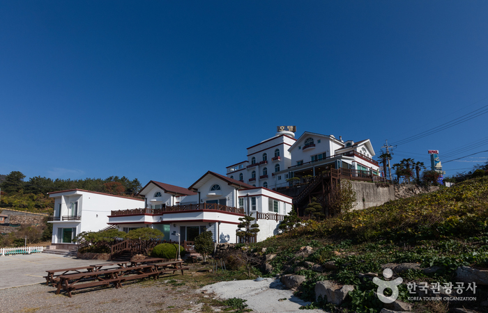 Hotel Hayannoeul (하얀노을 호텔)