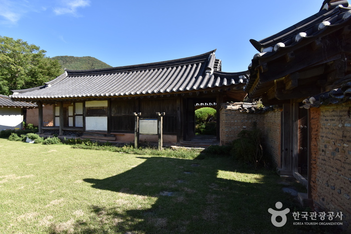 Parkjinsagoga(박진사고가)