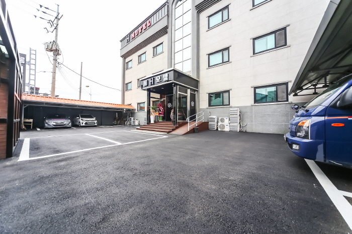 H MOTEL [Korea Quality] / H(에이치)모텔 [한국관광 품질인증]