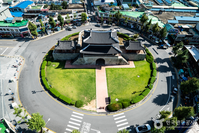 Jeonju Pungnammun Gate (전주 풍남문)