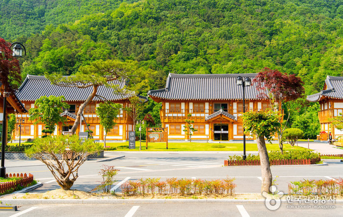 Sukjonggwan of the Royal Room (왕의지밀 숙종관)