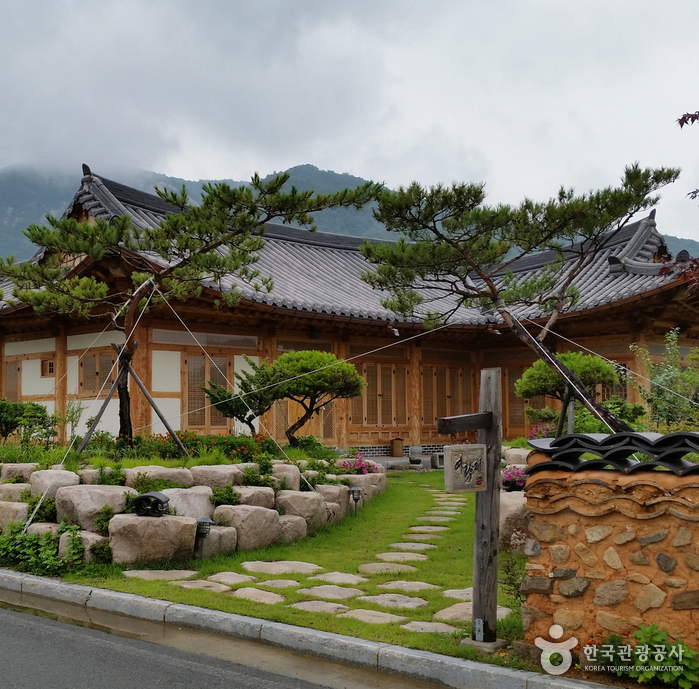 Yeorakjae (여락재)