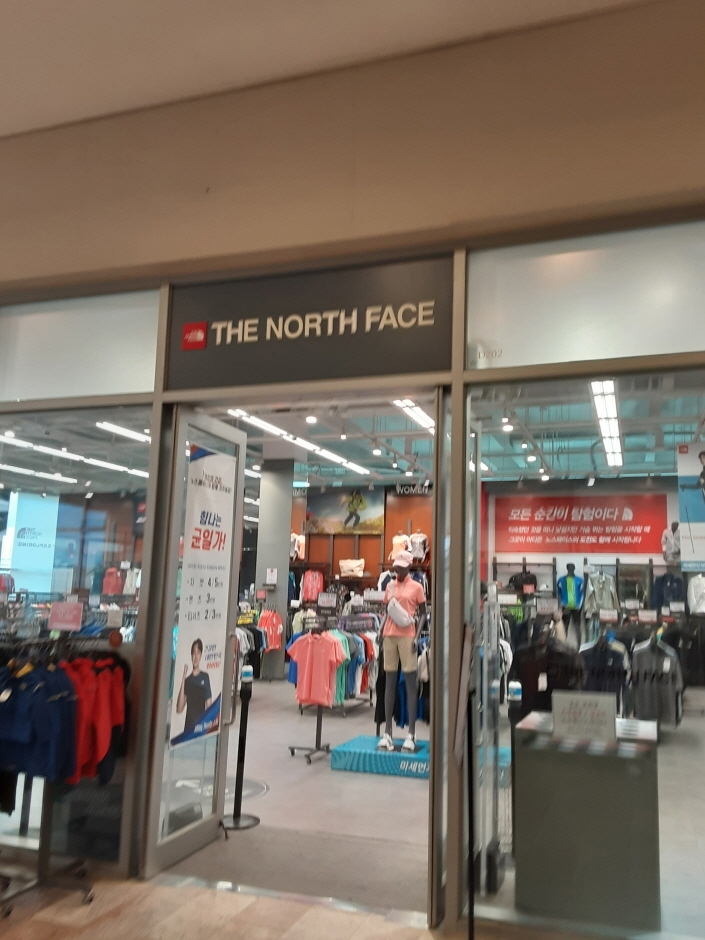 The North Face – Lotte Gimhae Branch [Tax Refund Shop] (노스페이스 롯데김해)