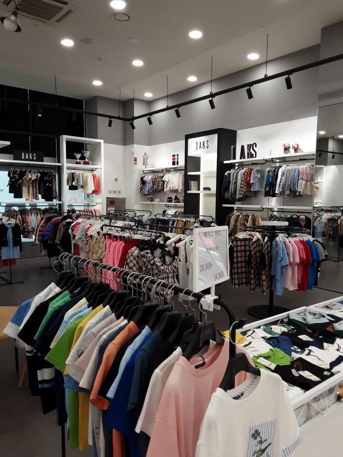 Daks Kids – Lotte Gimhae Branch [Tax Refund Shop] (닥스키즈 롯데김해)