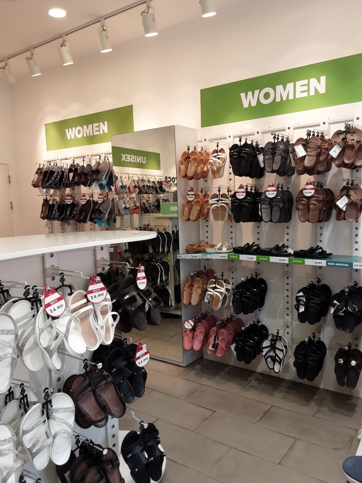 Crocs – Lotte Gimhae Branch [Tax Refund Shop] (크록스 롯데김해)