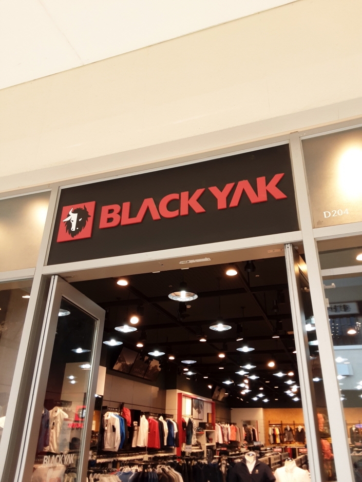 Black Yak – Lotte Gimhae Branch [Tax Refund Shop] (블랙야크 롯데김해)