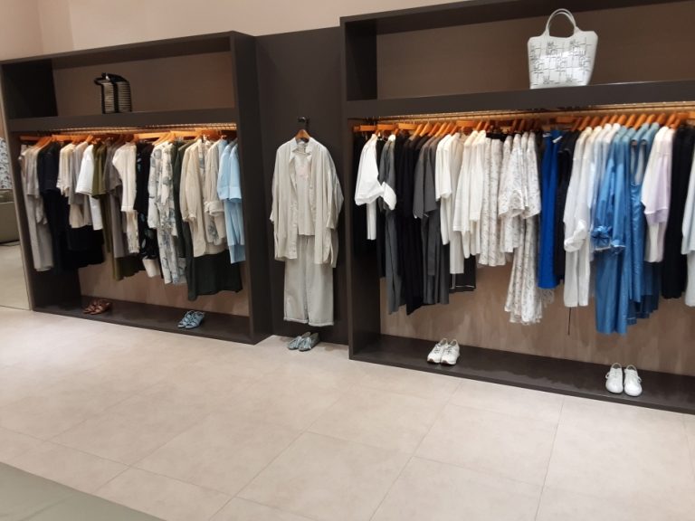 Lebeige – Lotte Outlets Gimhae Branch [Tax Refund Shop] (르베이지 롯데아울렛 김해점)