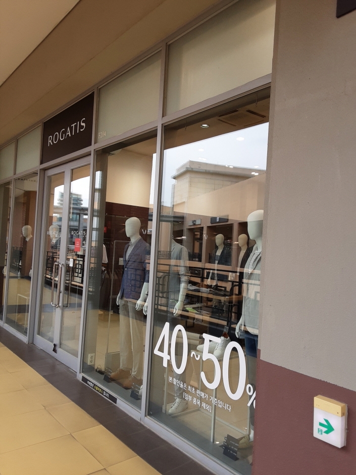 Rogatis – Lotte Outlets Gimhae Branch [Tax Refund Shop] (로가디스 롯데아울렛 김해점)