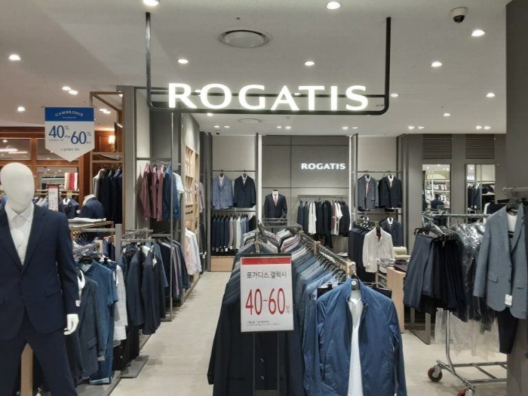 Rogatis – Lotte Outlets Jinju Branch [Tax Refund Shop] (로가디스 롯데아울렛 진주점)