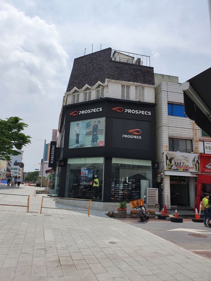 Pro – Suncheon Jungang Branch [Tax Refund Shop] (프로스펙스 순천중앙점)