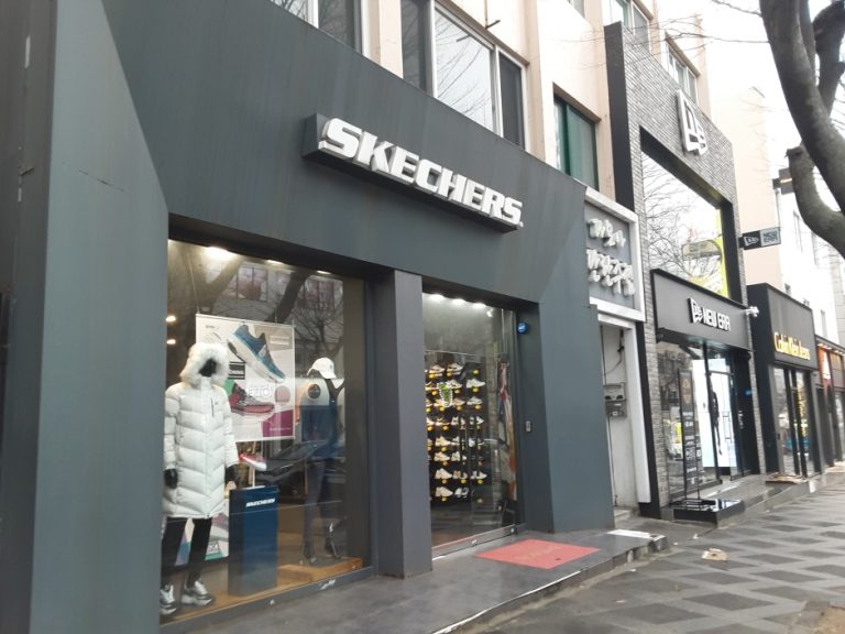 Skechers [Tax Refun Shop] (스케쳐스)