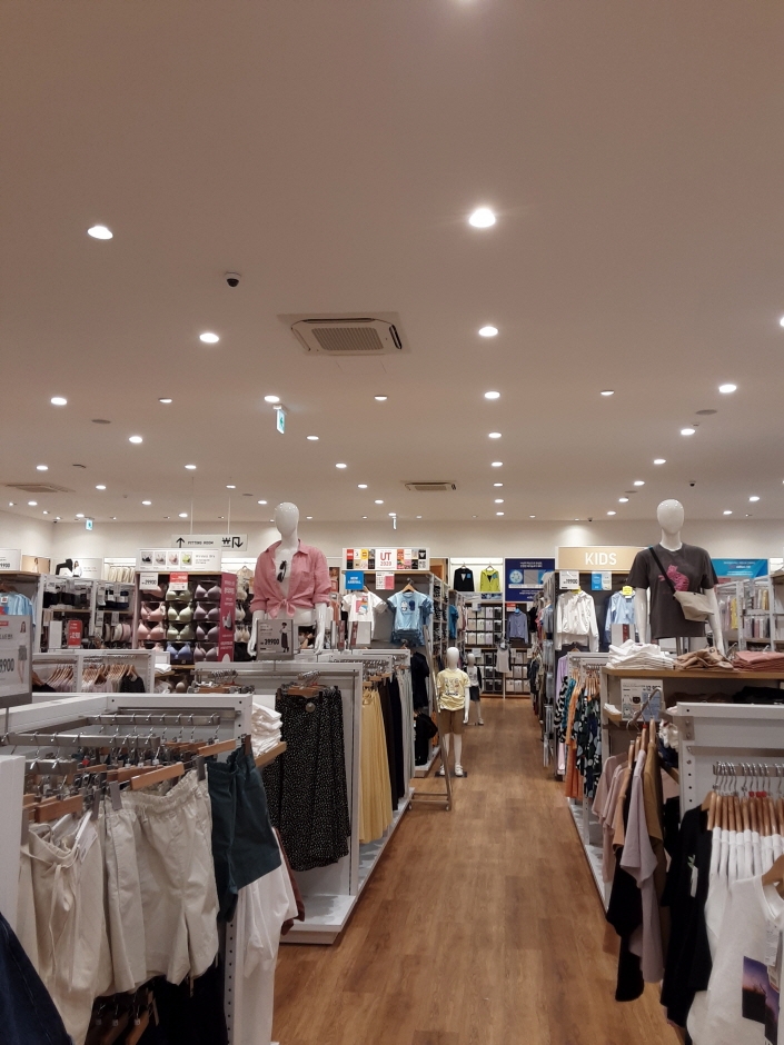 Uniqlo – Yangsan Branch [Tax Refund Shop] (유니클로 양산)
