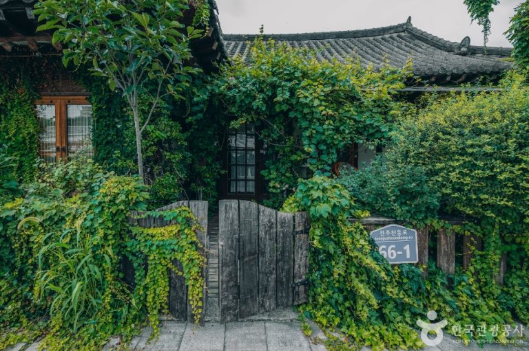 Gyo Dong Sal Rae (교동살래)