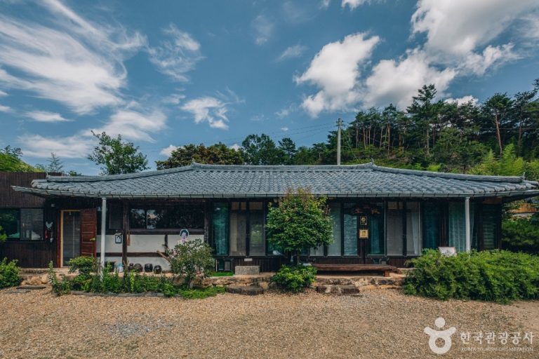 Mokimdang (목임당)