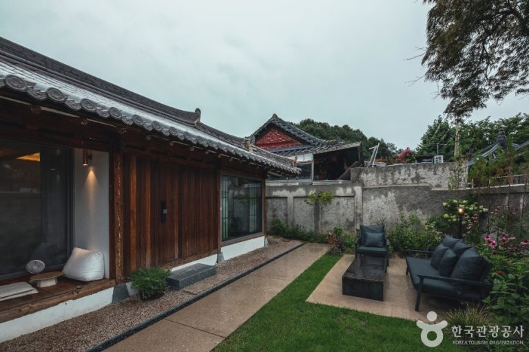 Hanok Stay Kkachi  [Korea Quality] 한옥스테이 까치[한국관광 품질인증]