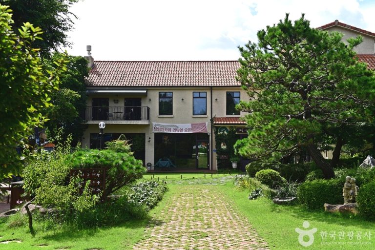 Café Yeongsannaru (카페 영산나루)