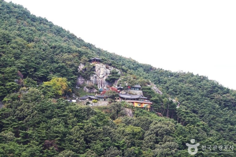 Jeongchwiam Hermitage (정취암)