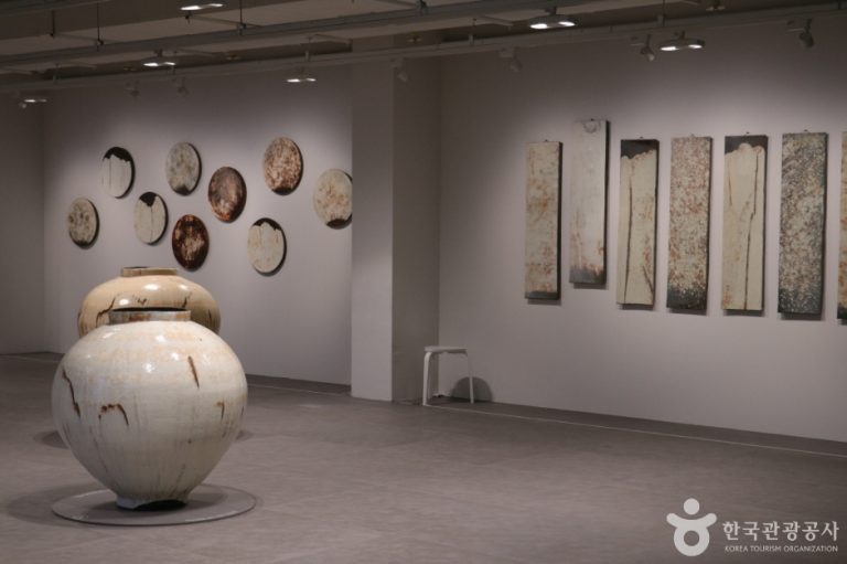 Seoul Museum of Craft Art (SeMoCA) (서울공예박물관)