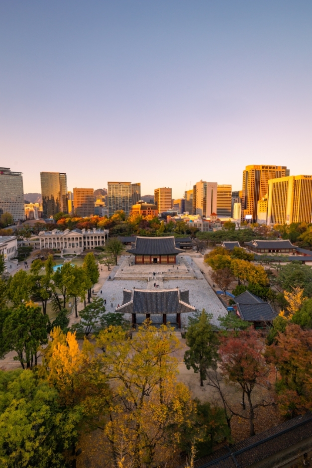 Deoksugung Palace (덕수궁)