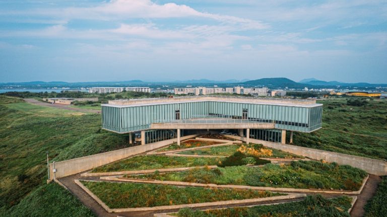 The Phoenix Jeju Glass House (글라스하우스)