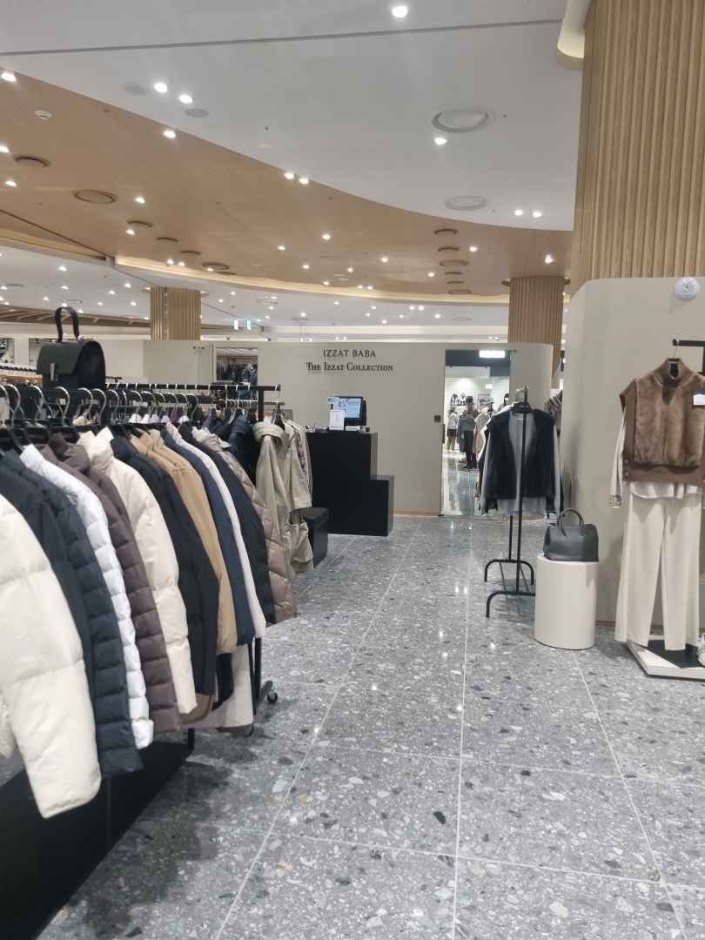 Izzat Baba – Shinsegae Simon Jeju Outlets Branch [Tax Refund Shop] (아이잗바바 신세계사이먼 제주아울렛)