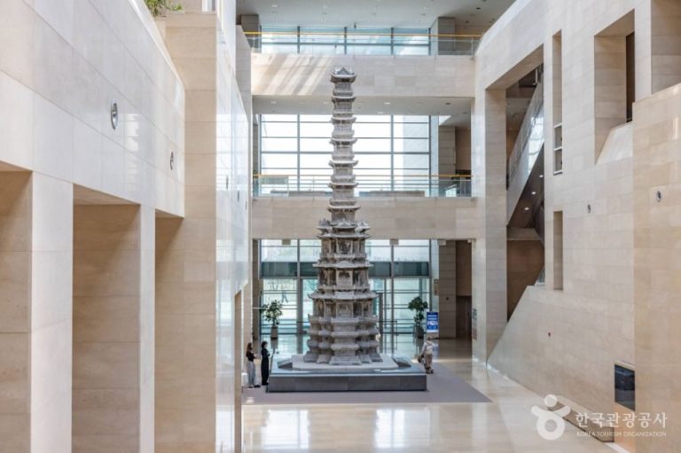 National Museum of Korea (국립중앙박물관)