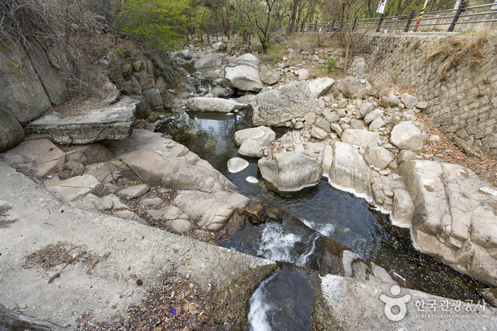 Uidonggyegok Valley (우이동계곡)