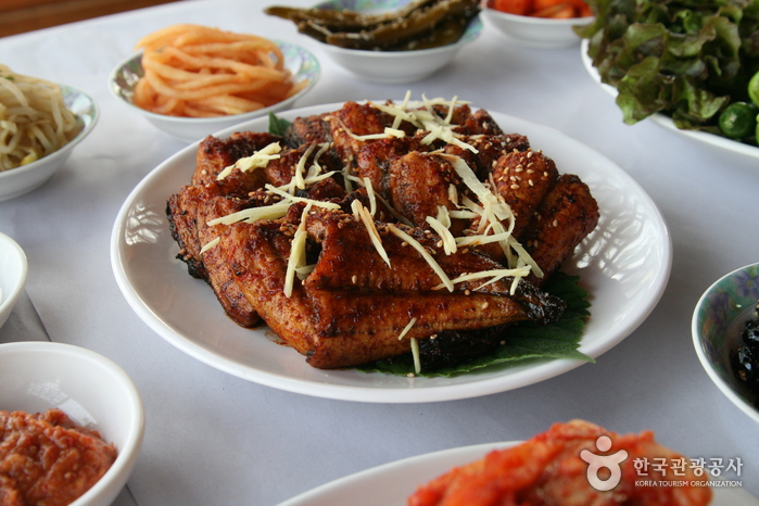 Bangujeong Naruteojip (반구정나루터집)