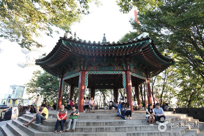 Namsan Octagonal Pavilion (남산 팔각정)
