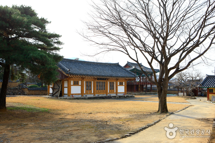 Cheongdohyanggyo Local Confucian School (청도향교)