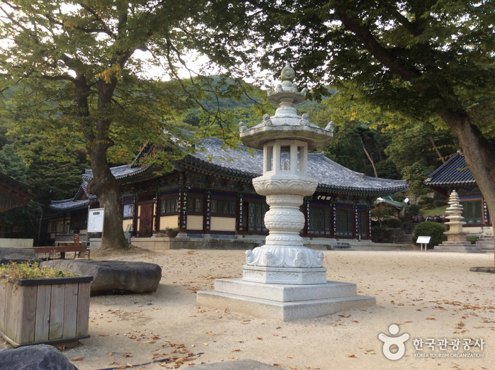 Yesan Hyangcheonsa Temple (향천사(예산))