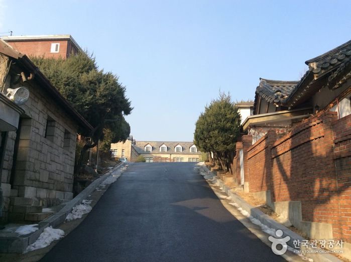 Choong Ang High School (중앙고등학교)