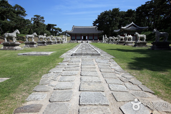Hongneung and Yureung Royal Tombs [UNESCO World Heritage] (남양주 홍릉(고종과 명성황후)과 유릉(순종과 순명,순정 황후) [유네스코 세계문화유산])