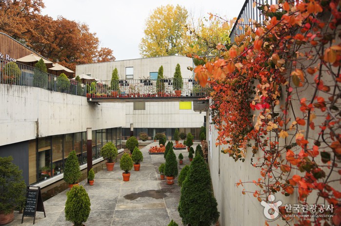 Zien Art Space (지앤아트스페이스)