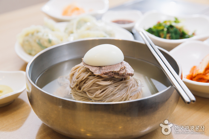 Jungin Myeonok Main Store (정인면옥 본점)