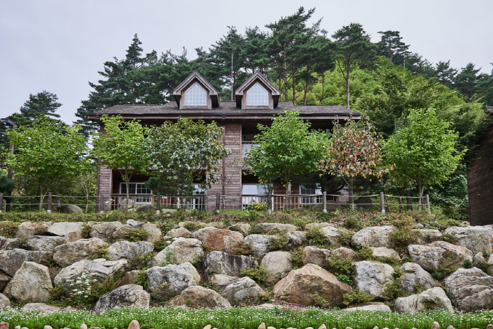 Geombongsan Recreational Forest (검봉산자연휴양림)