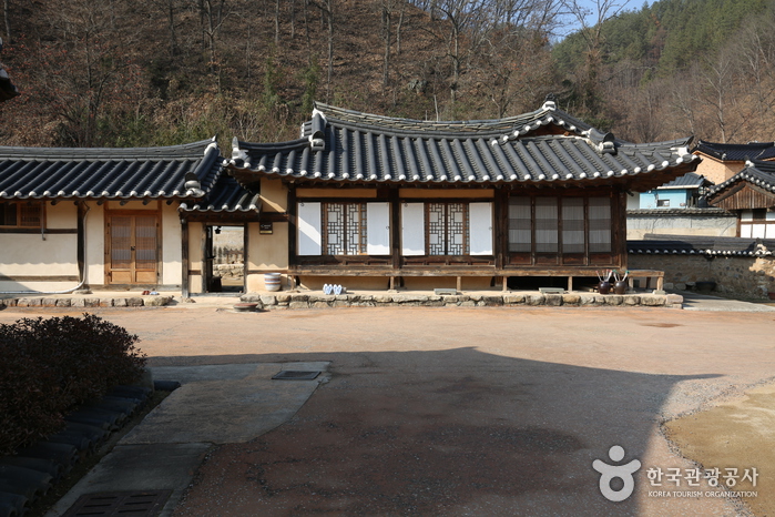 Chalbanggong Head House (찰방공종택)