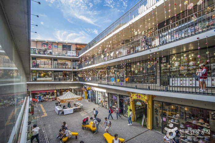 Insa-dong (인사동)