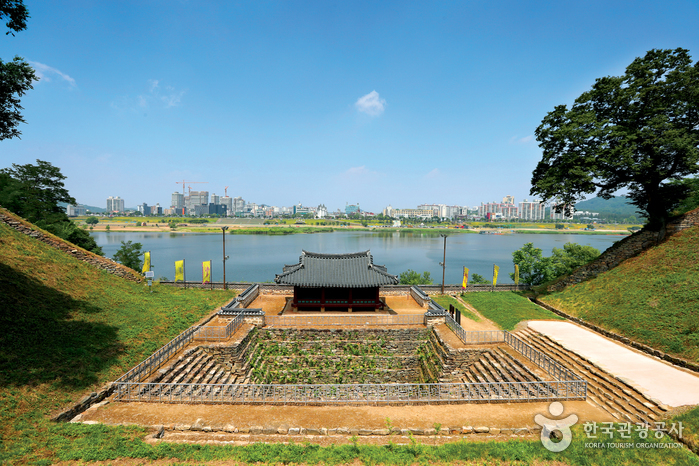 Gongju Gongsanseong Fortress [UNESCO World Heritage] (공주 공산성 [유네스코 세계문화유산])