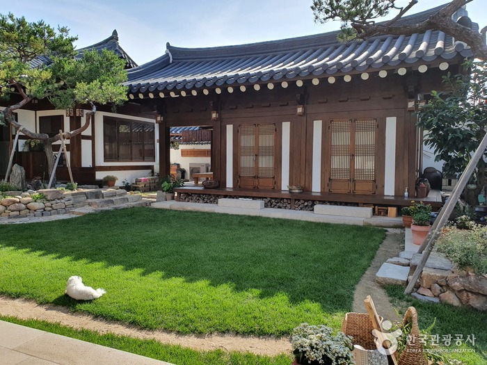 Hanokinn (한옥人(한옥인))